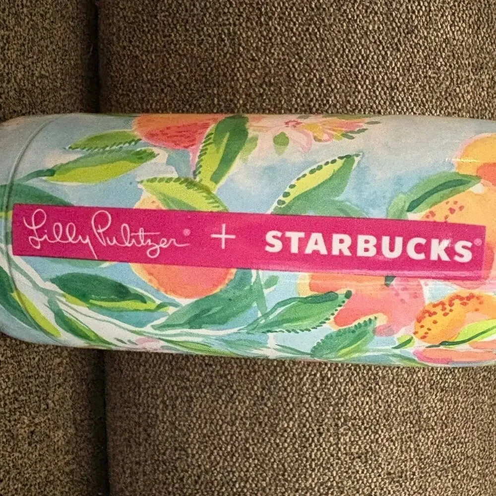 Starbucks Swell Lily Pulitzer Water Bottle 17 Ounces “Fresh Squeezed Peaches”.